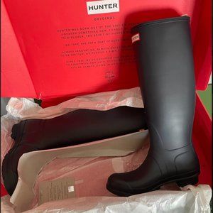 Hunter Women's Original Navy Tall Rain Boots New in Box. Size 8/39